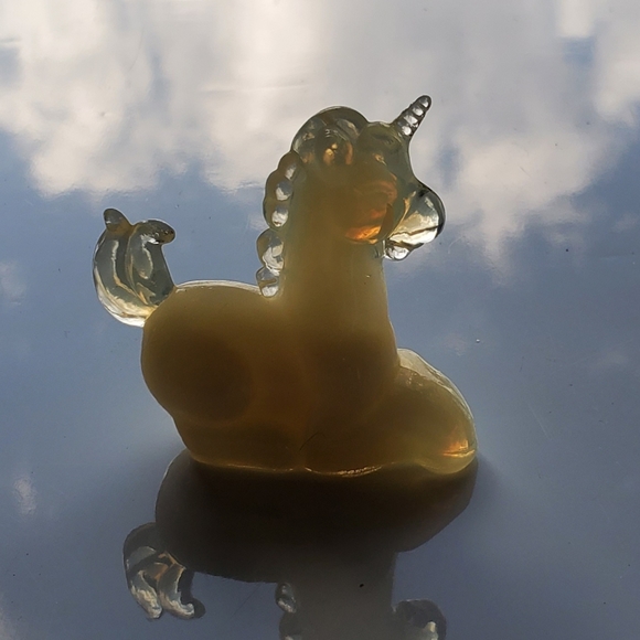 Vntg Boyd Light Yellow Slag Glass Little Lucky the Unicorn 🦄 - Picture 4 of 10